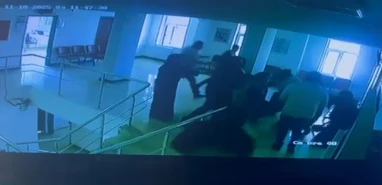 Hasta yakını ile sağlıkçılar arasında "damar yolu" kavgası