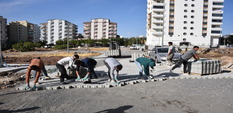 Siverek'te üstyapı yenileme çalışmaları yoğunlaştırıldı