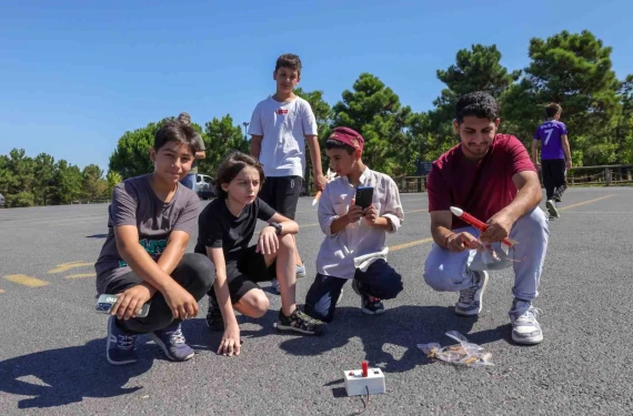 Ümraniye Şehit Mühendis Zahide Güçlü Ekici Bilim Merkezi’nde ilk roket denemesi yapıldı