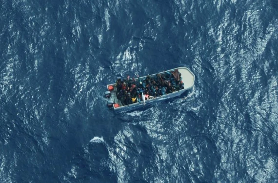 Yemen açıklarında göçmen teknesi battı