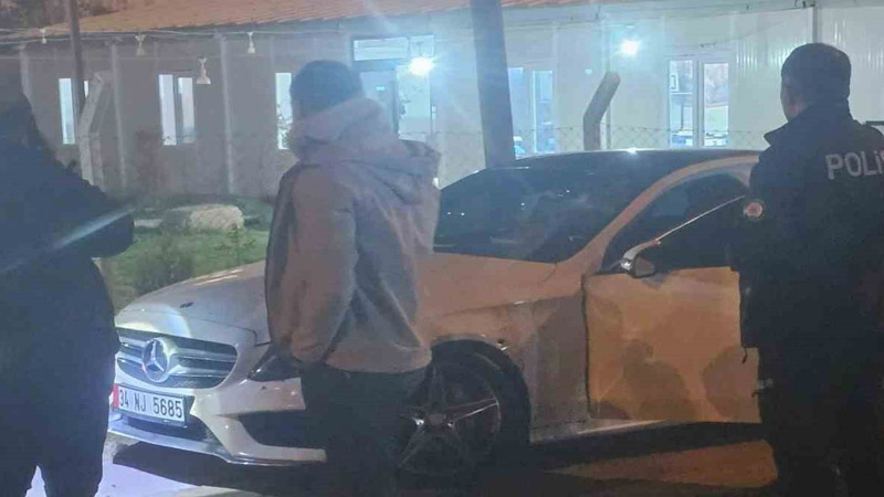 Viranşehir’de Seyir Halindeki Otomobile Silahlı Saldırı