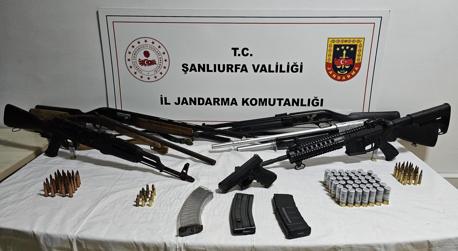 Şanlıurfa’da ruhsatsız silah operasyonu: 2 gözaltı