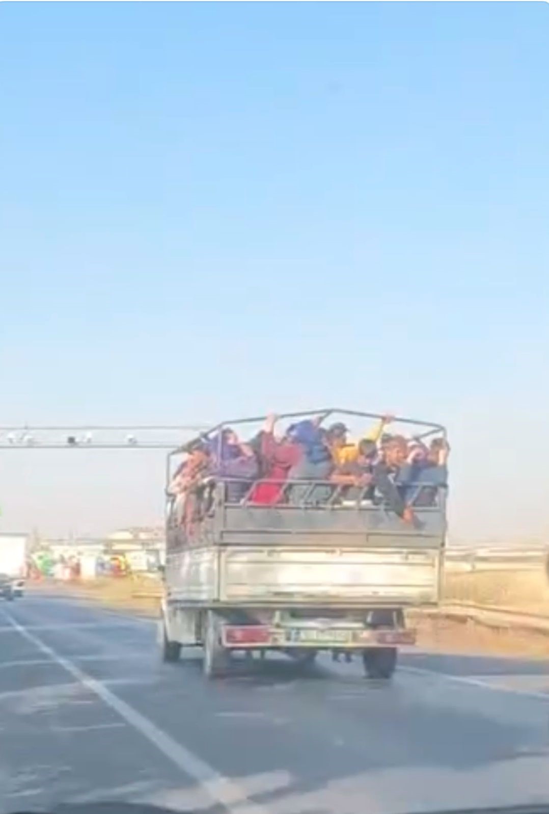 Şanlıurfa'da mevsimlik işçilerin tehlikeli yolculuğu