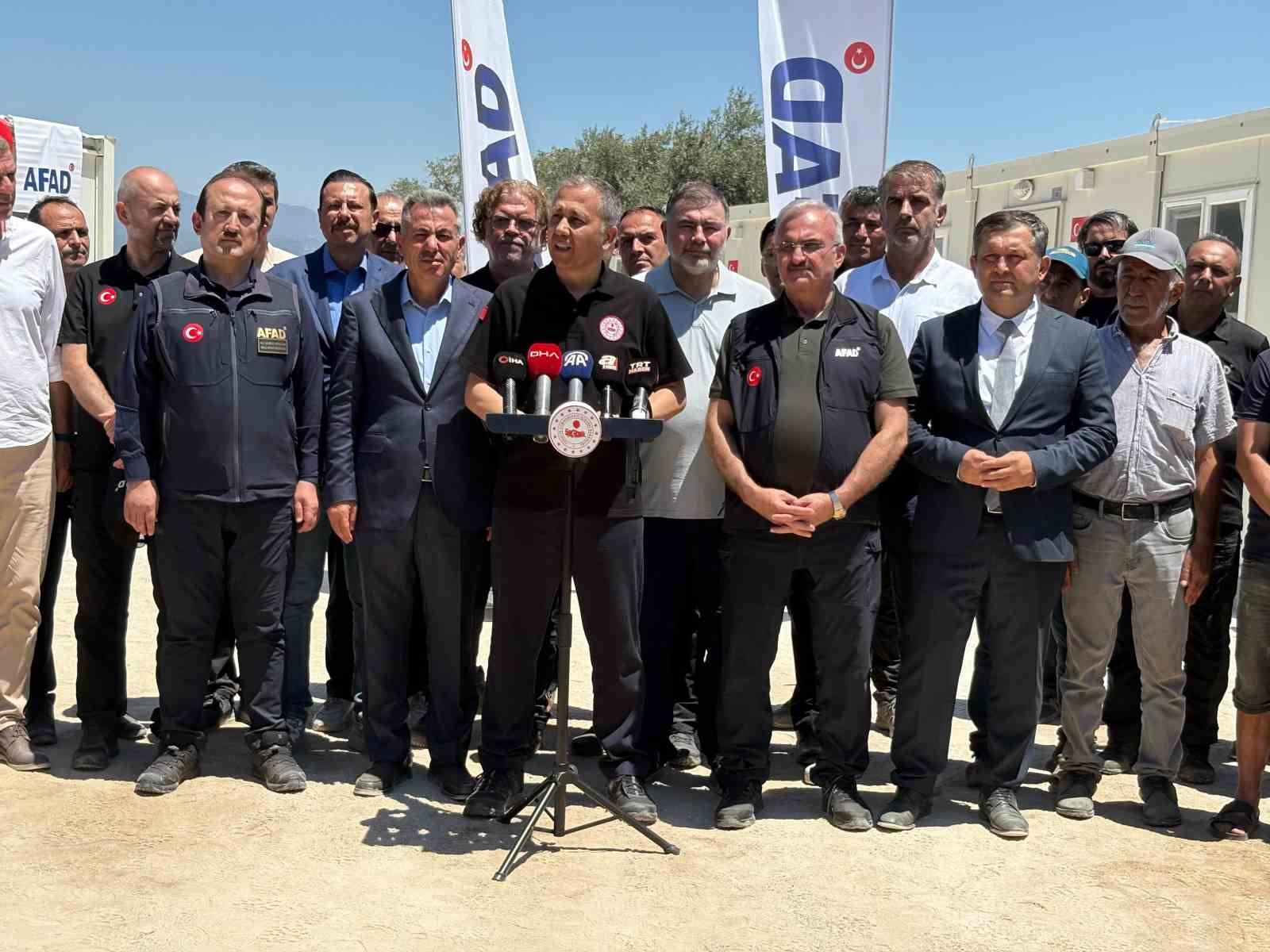 İçişleri Bakanı Yerlikaya: “Yangınlarla Mücadelede Topyekûn Seferberlik!”