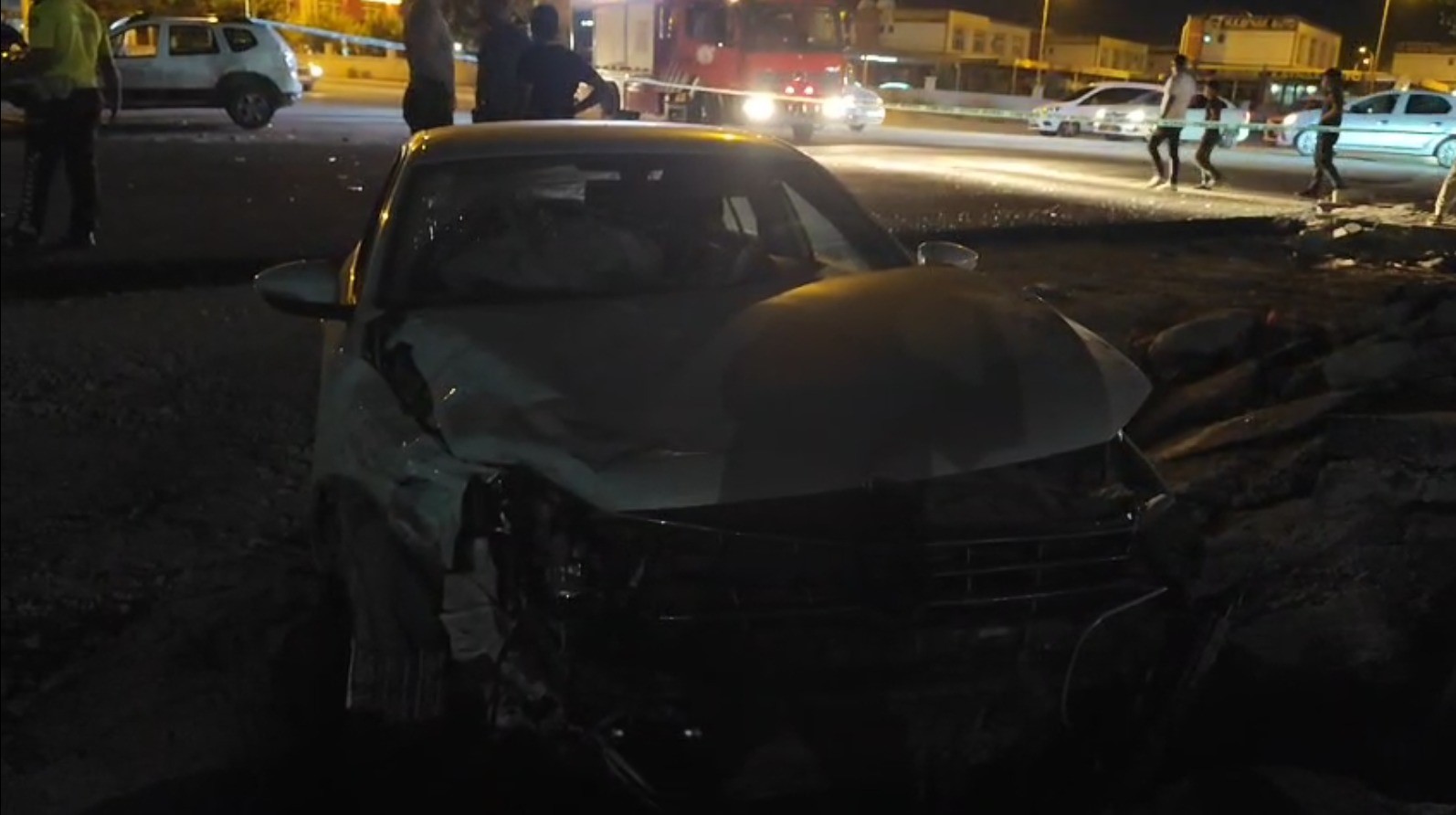 Şanlıurfa’da 2 otomobil kafa kafaya çarpıştı