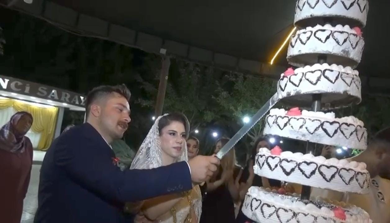 Şanlıurfa'da Düğün Pastasi 60 Davetliyi Hastanelik Etti