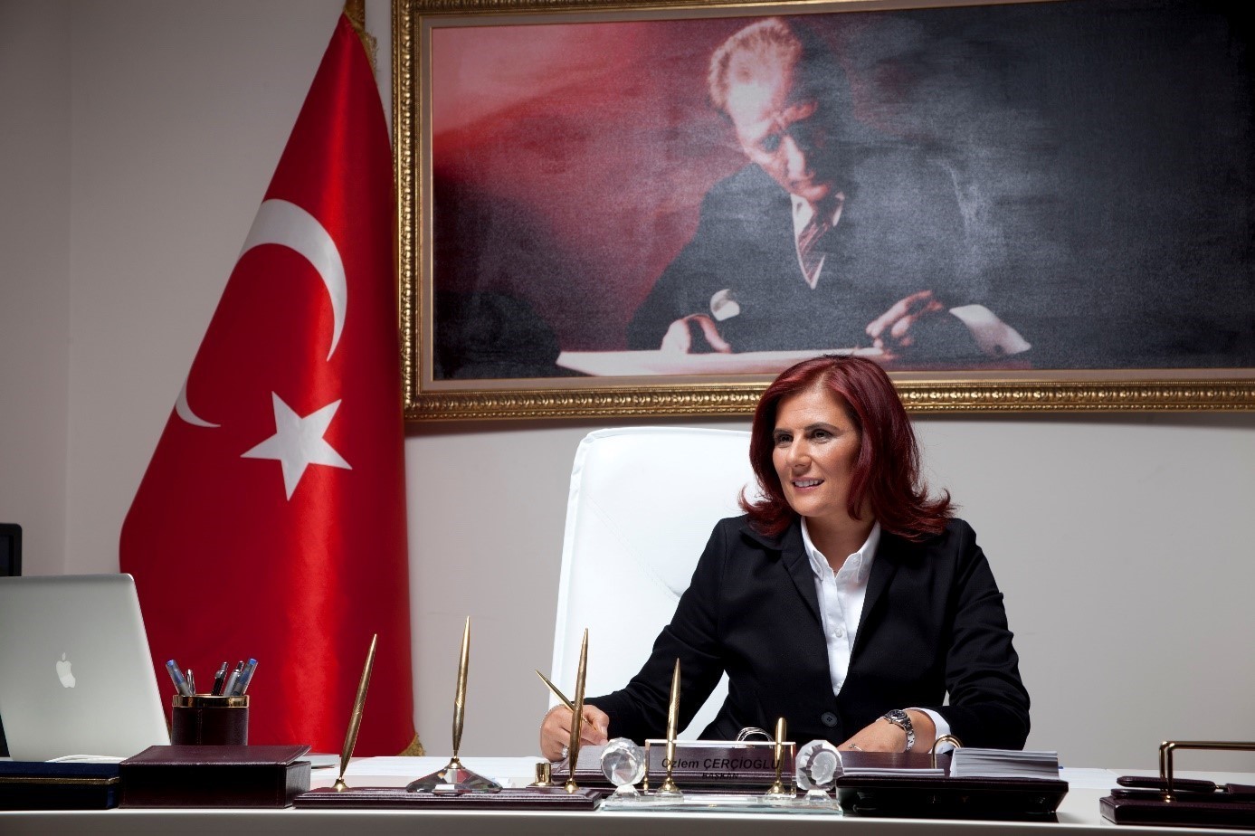 Özlem Çerçioğlu, CHP'den istifasını duyurdu