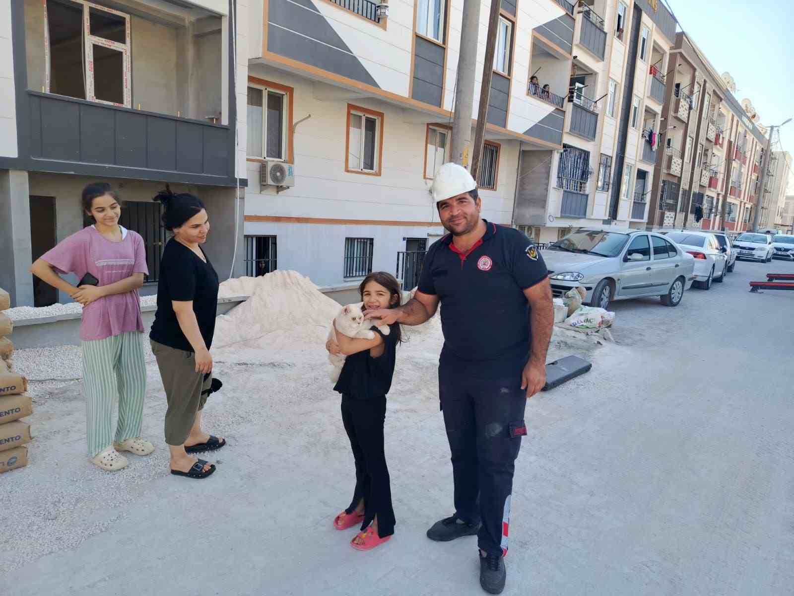 Şanlıurfa’da kedi kurtarma operasyonu