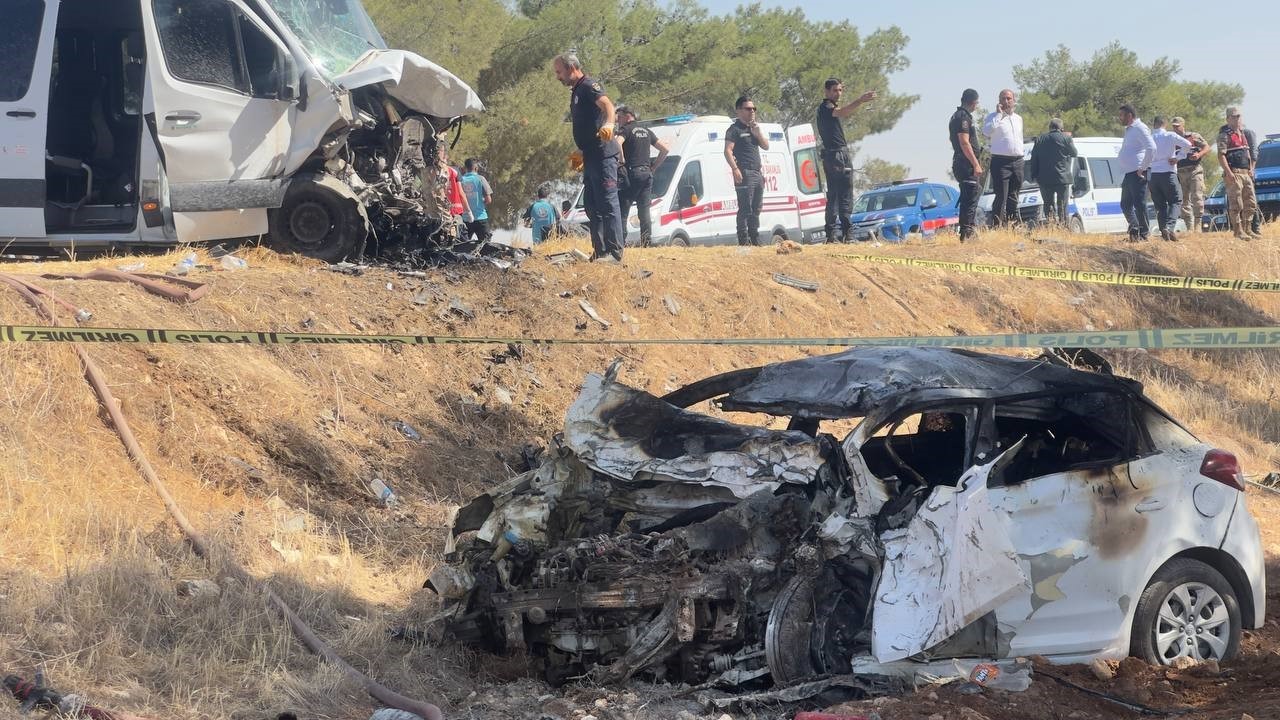 Şanlıurfa'da korkunç kaza! Genç sürücü yanarak hayatını kaybetti
