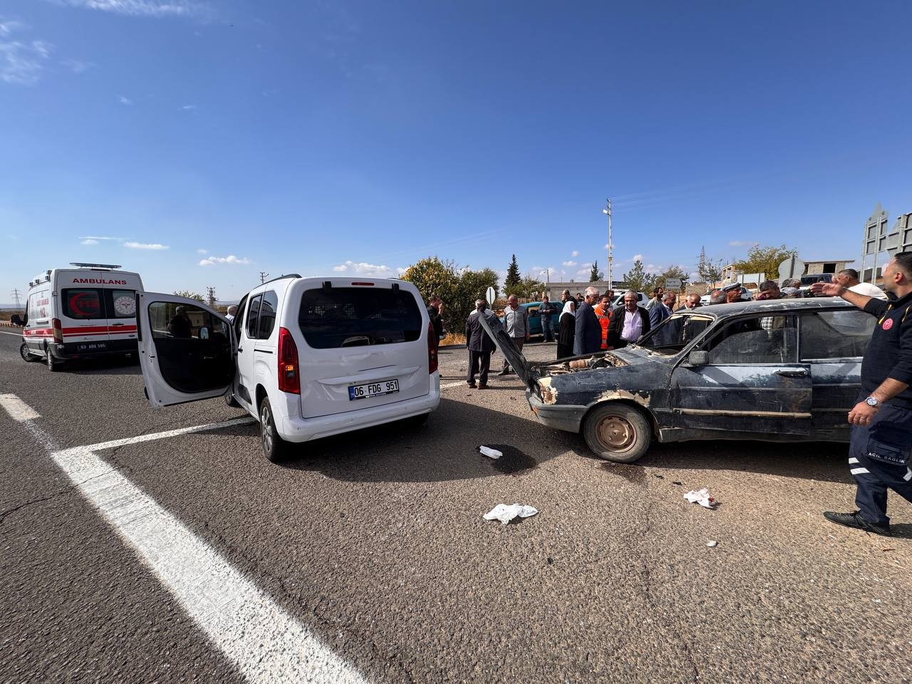 Şanlıurfa’da Cenazeye Gidenleri Taşıyan Araç Kaza Yaptı