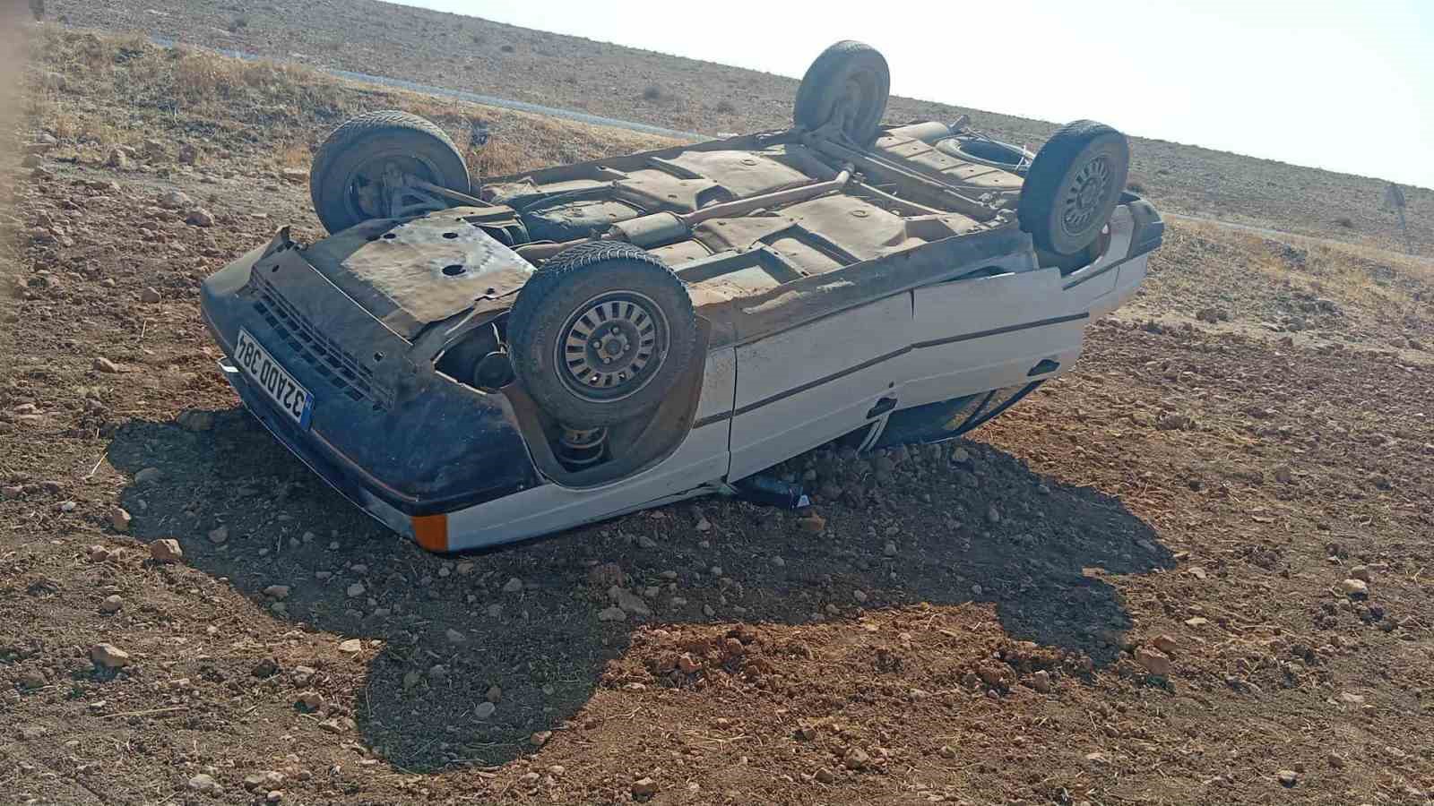 Şanlıurfa’da Otomobil Kontrolden Çıkıp Şarampole Yuvarlandı