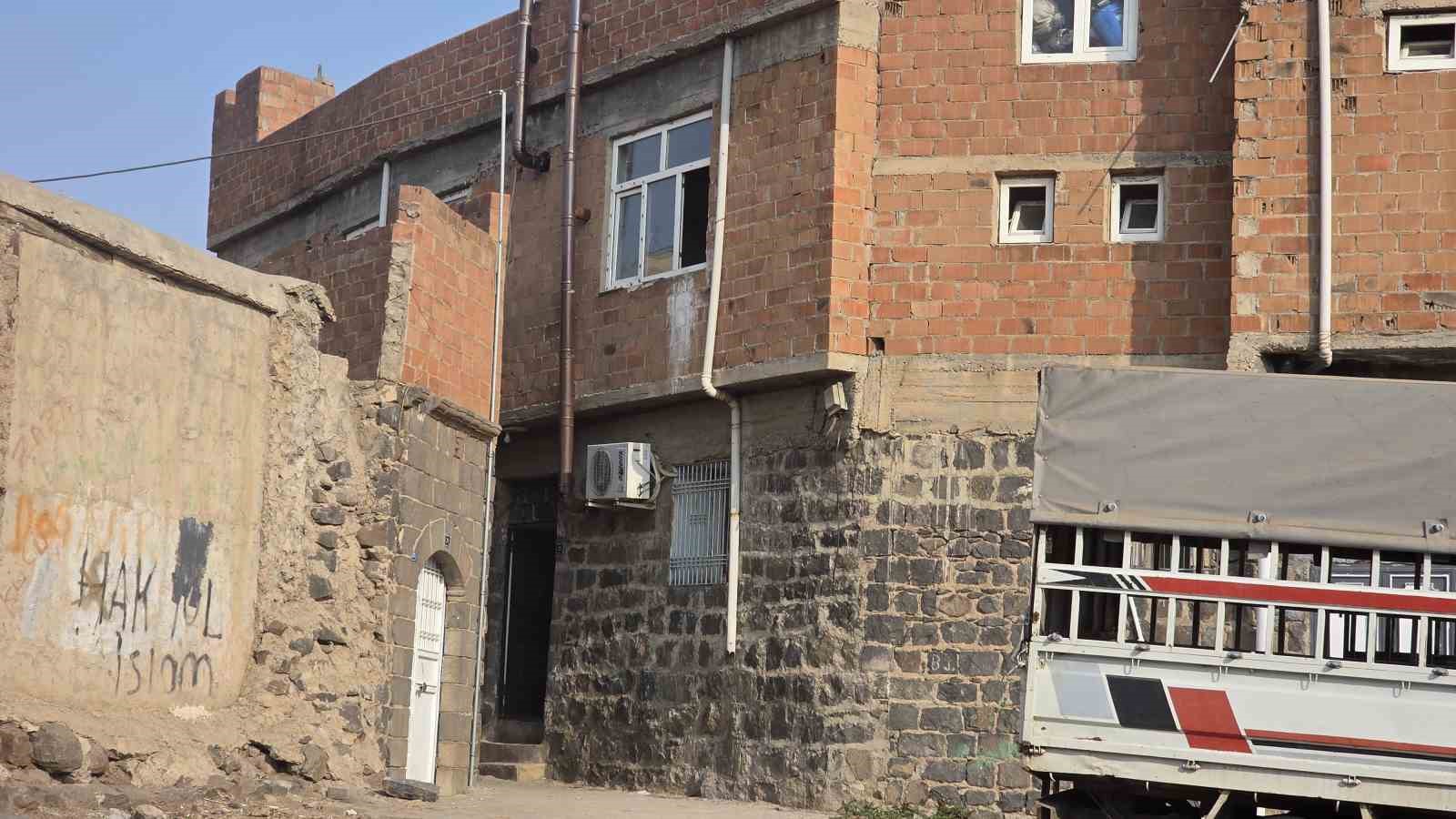 Siverek’te Evde Silahlı Kavga: 1 Kişi Öldü, 8 Gözaltı