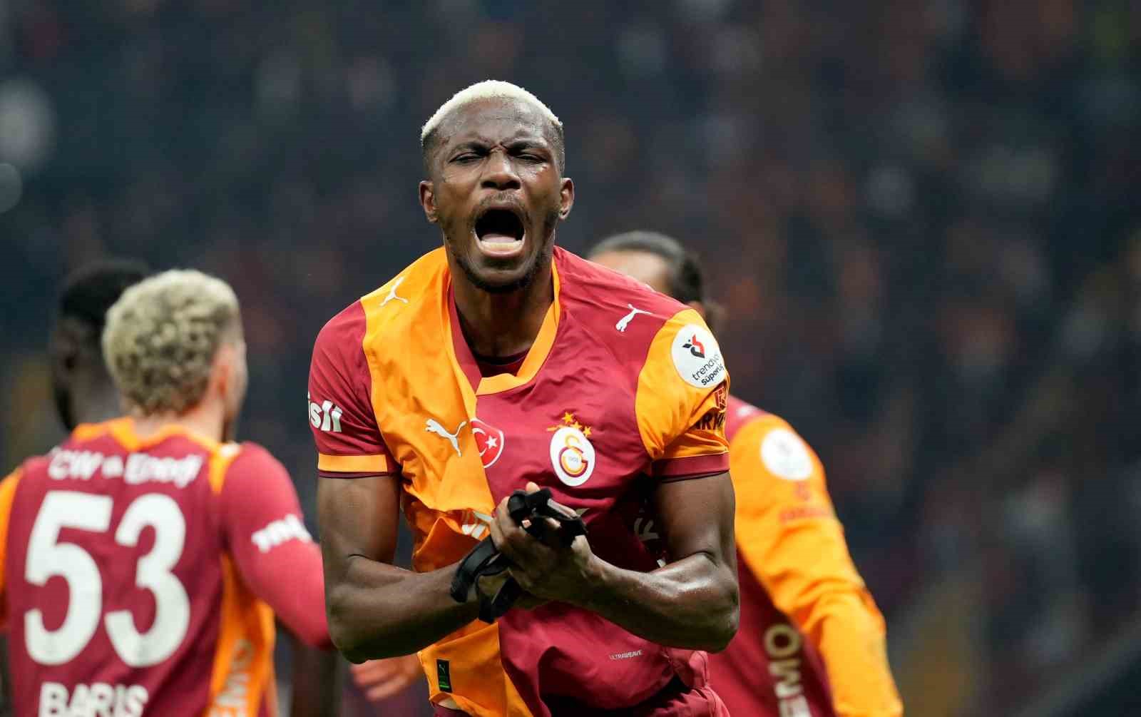 Victor Osimhen bu sezonki gol sayısını 11’e çıkardı