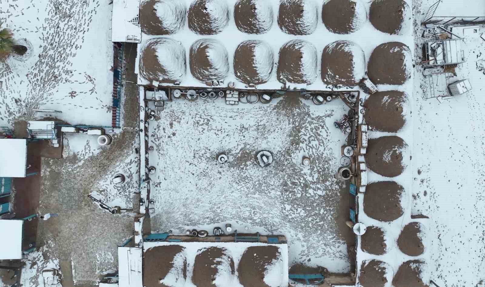 Harran’da Kar Kartpostallık Görüntüler Oluşturdu