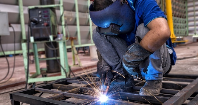 Sanayi üretimi yıllık yüzde 2,9 arttı