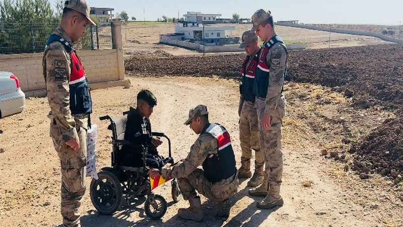 Jandarma, Engelli Enes’in Talebini Karşıladı