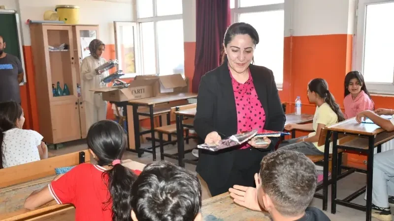 Siverek Belediyesi’nden Öğrencilere Karne Hediyesi