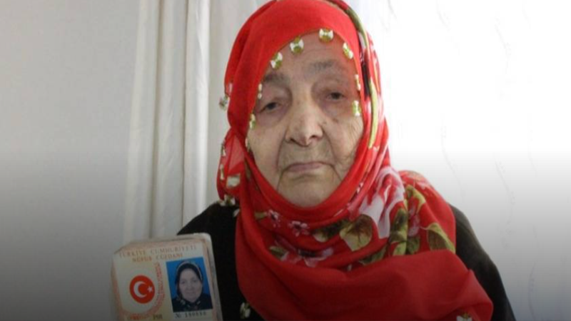 102 yaşında yeni kimliğine kavuştu