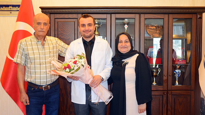 Şanlıurfa'da Bir İlk: İlk Acil Tıp Uzmanı Mezun Oldu