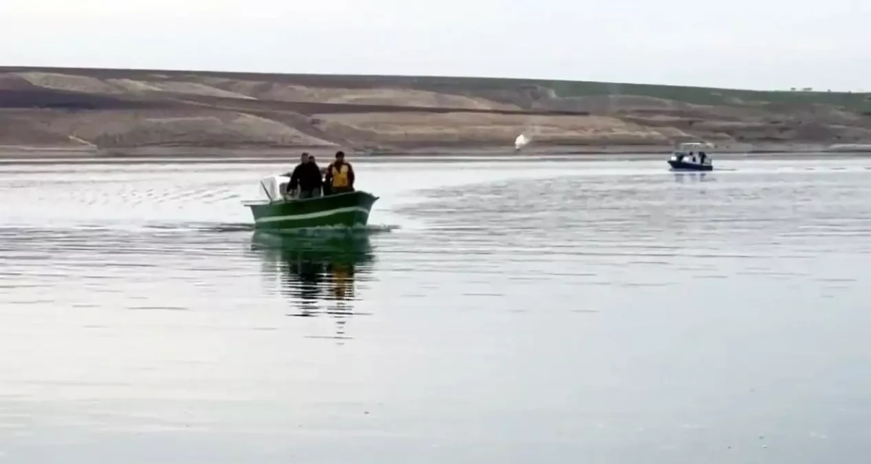 Adıyaman’da Baraj Gölünde Tekne Alabora Oldu
