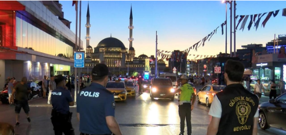 İçişleri Bakanlığı, aralarında suç örgütü liderinin de olduğu 3 suçlunun yakalandığını duyurdu