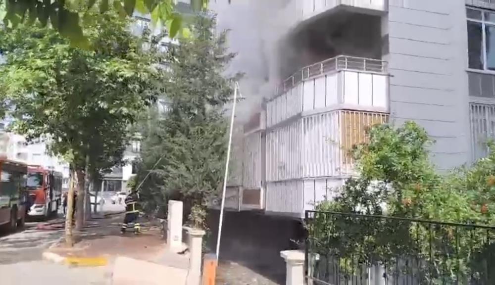 Şanlıurfa'da Yangından 4 Kişi Kurtarıldı