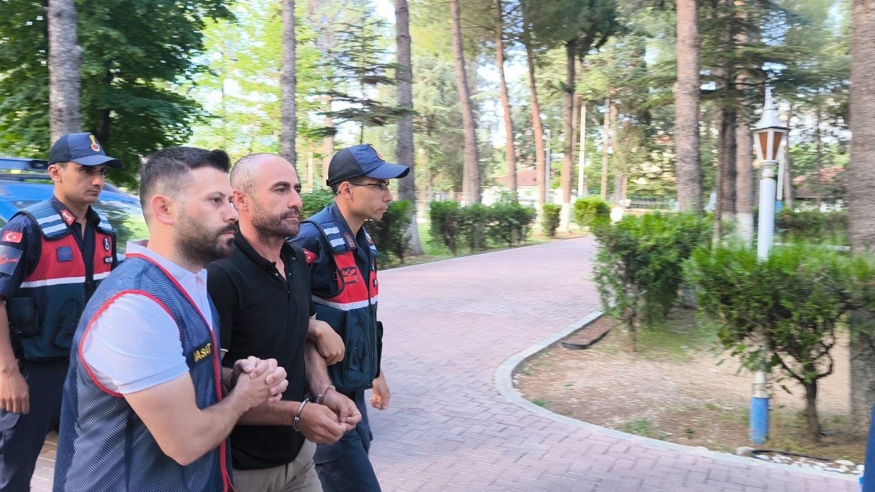 Her gün işe gider gibi hırsızlık yapıp, 20 milyonluk vurgun yaptı