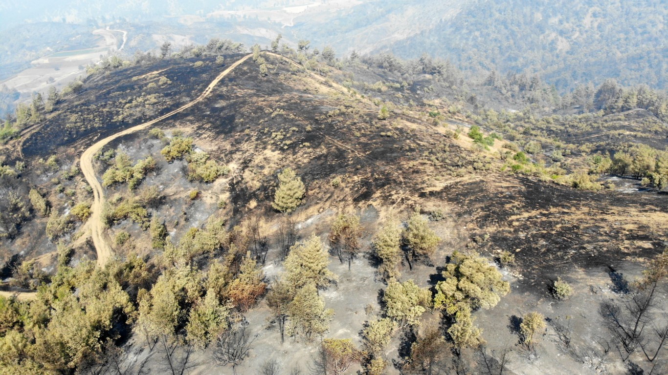 Şanlıurfa'dan giden ekipler Kahramanmaraş’ta yangın bölgesinde