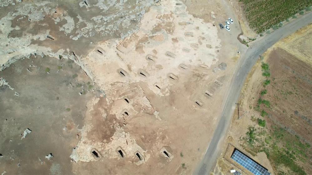 Şanlıurfa Yolu’ndaki Turuş Kaya Mezarları Ortaya Çıkıyor