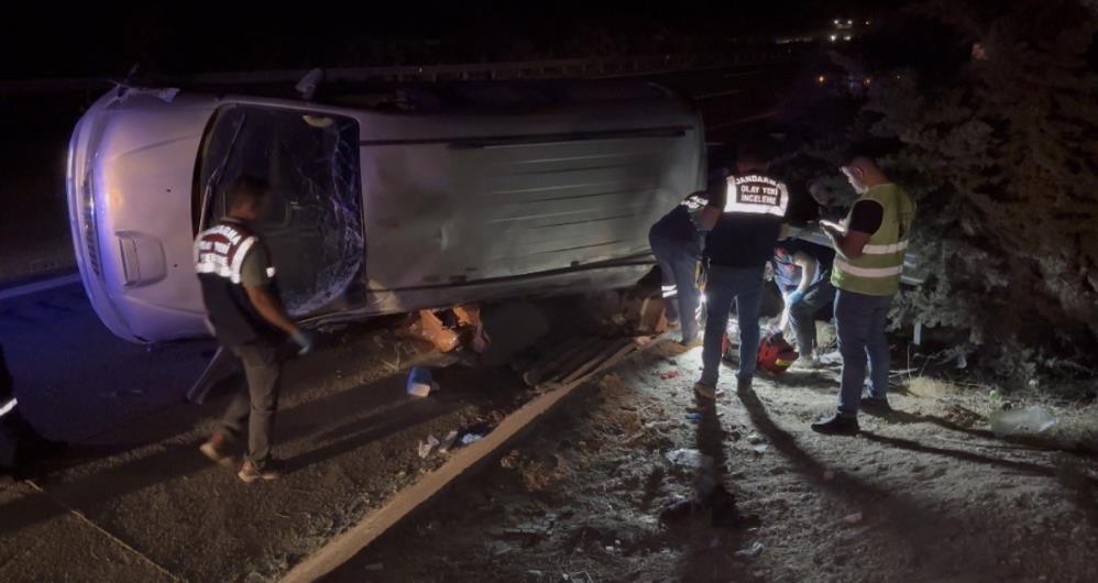 Şanlıurfa Otoyolunda Minibüs Devrildi: 2 Ölü, 8 Yaralı