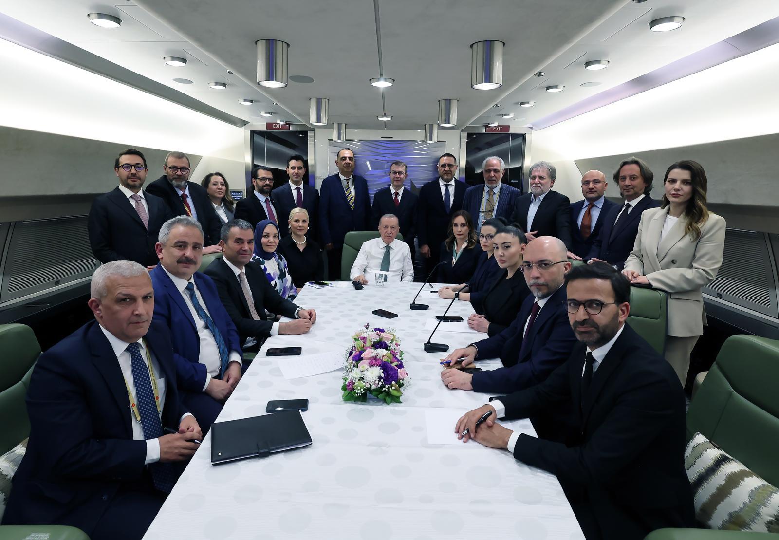Erdoğan, gazetecilerin sorularını yanıtladı
