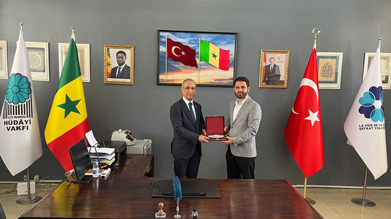 Milletvekili Dusak Senegal'da