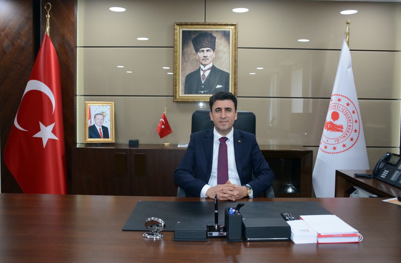 ŞEFİK AYGÖL KİMDİR?