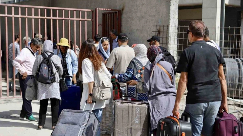 İranlılar Gürbulak Sınır Kapısı’na akın etti