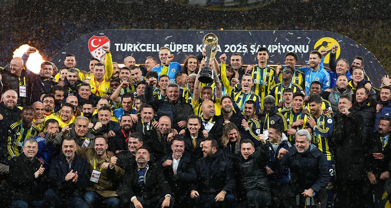Fenerbahçe, kupayı kaldırdı