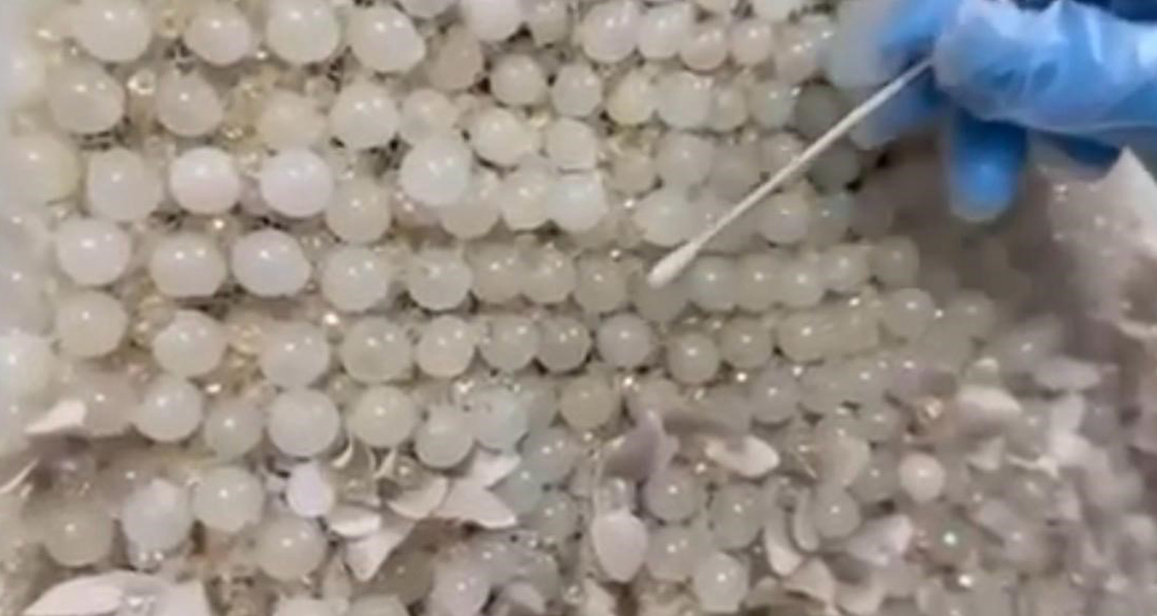 Böylesi Görülmedi: Gelinliklere Saklanan 25 Kilo Uyuşturucu Yakalandı