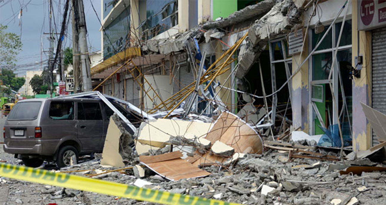 Filipinler’de 7.4 büyüklüğünde deprem meydana geldi