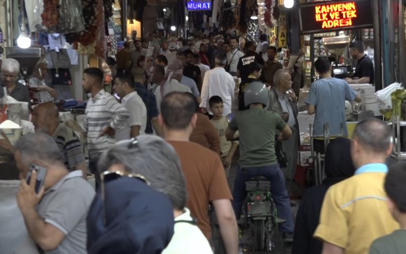 Şanlıurfa’da çarşı pazar hareketliliği