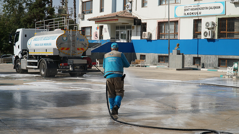 Haliliye Belediyesinden okullarda eğitim öncesi temizlik seferberliği