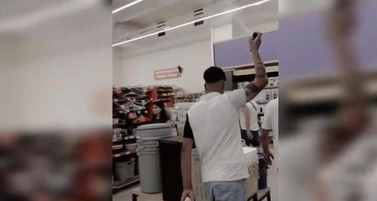Şanlıurfa’da bir şahıs etrafa deodorant sıktı