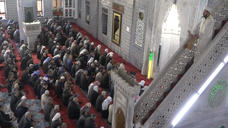 Cuma Hutbesi“Kavga son bulsun, canlar yanmasın”