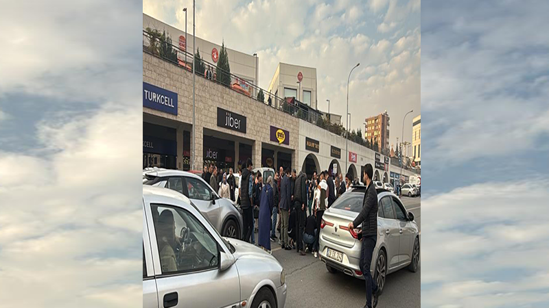 Otomobilin çarptığı Motosiklet sürücüsü yaralandı