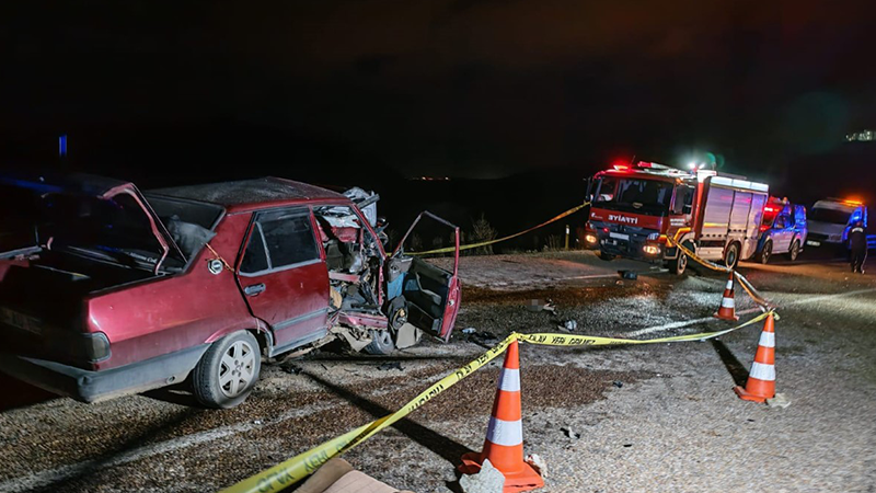 Feci kaza: Aynı aileden 3 kişi hayatını kaybetti