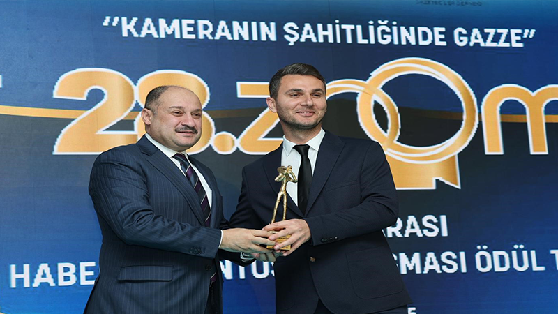 Gülpınar’a yılın en şeffaf belediye başkanı ödülü