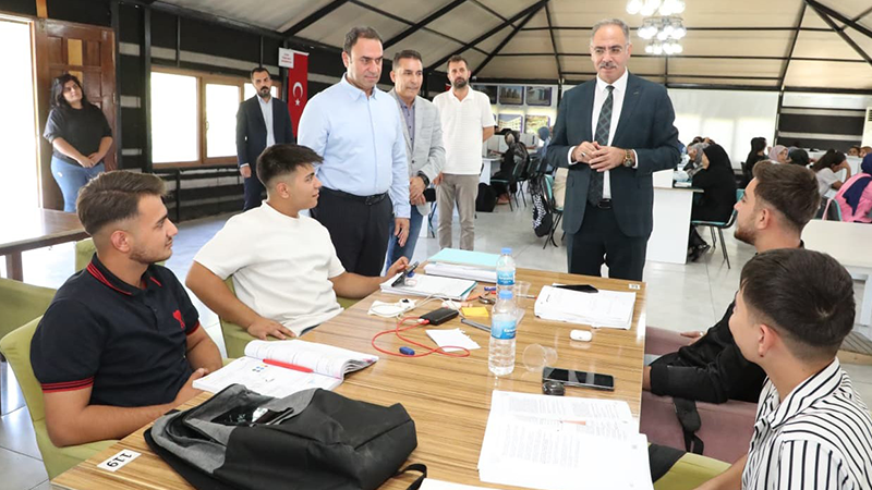 Başkan Kuş ve Elgün Üniversite Adaylarıyla Buluştu