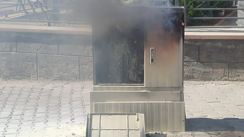 Şanlıurfa’da elektrik panosu alev alev yandı