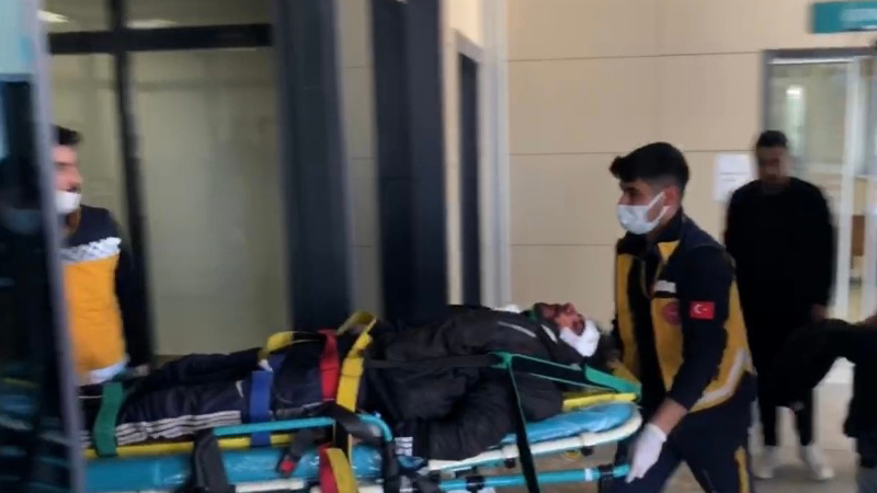 Şanlıurfa’da yol kenarında silahla vurulmuş 2 kişi bulundu