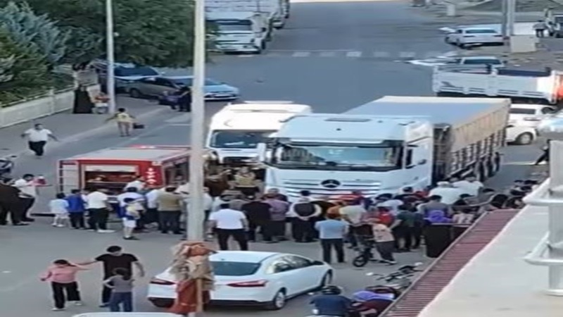 Siverek’te tırın çarptığı yaşlı kadın ağır yaralandı.