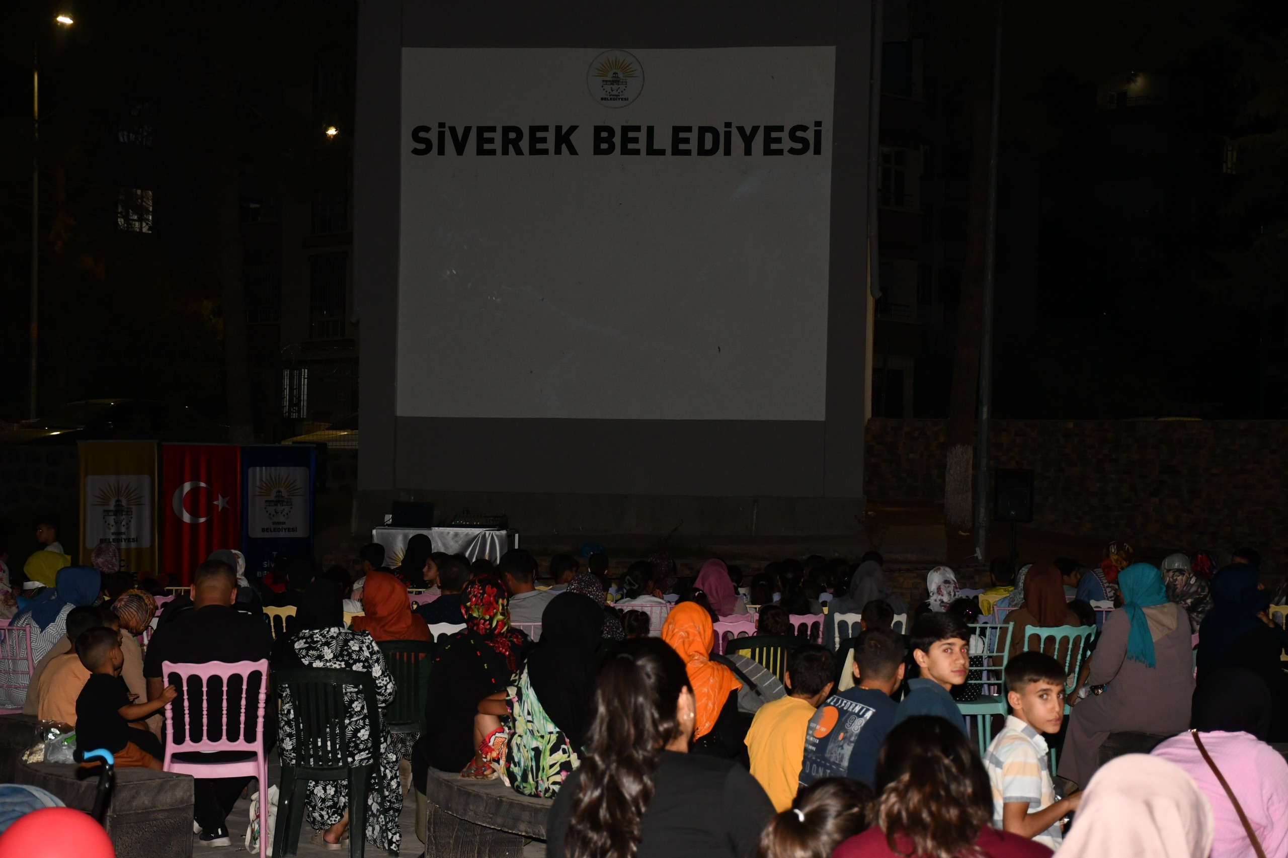 Siverek'te açık hava sineması etkinlikleri sürüyor