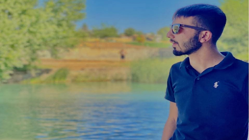 Şanlıurfa'da traktöre çarpan motosikletin sürücüsü hayatını kaybetti